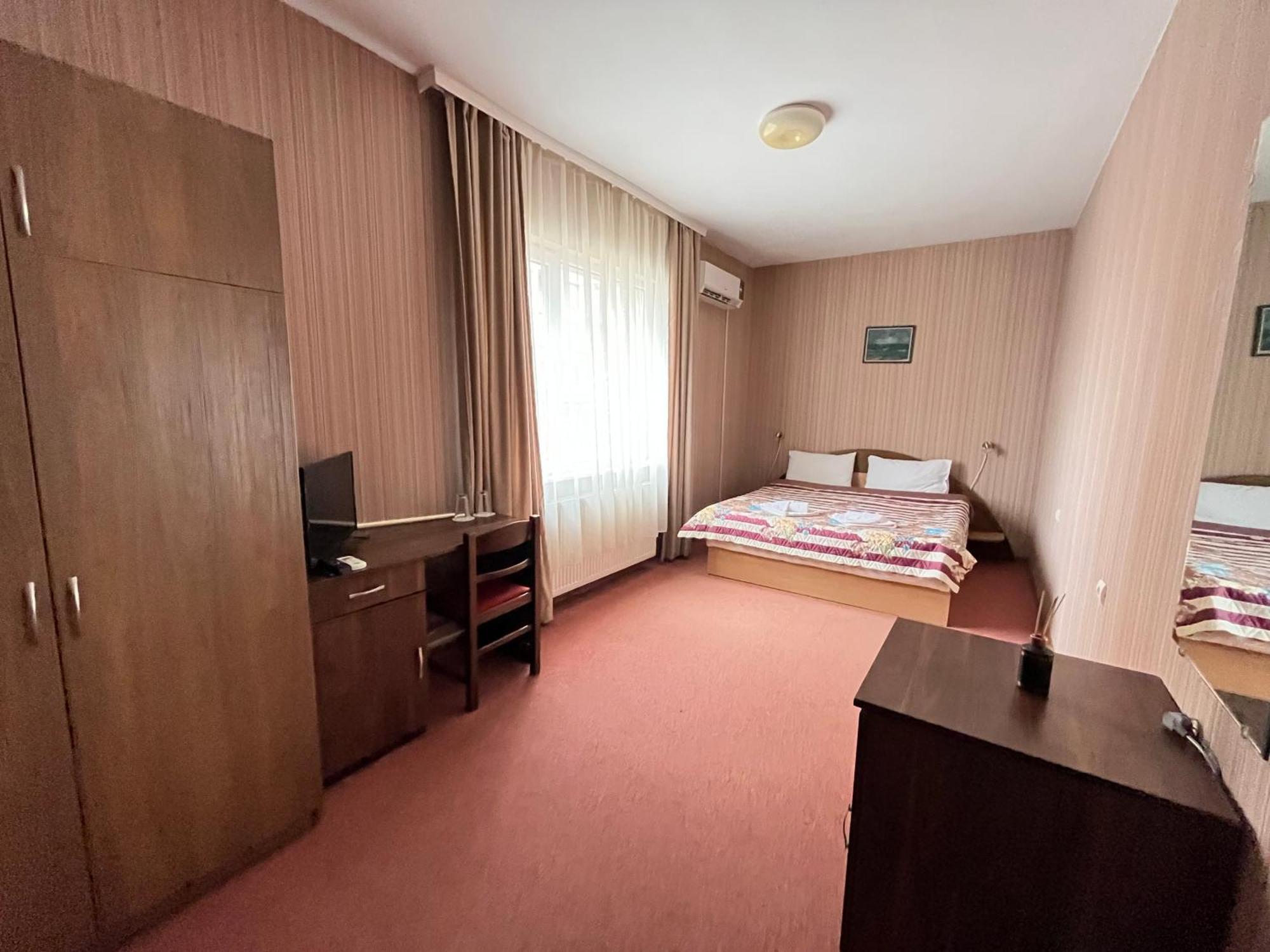 Park Hotel Ivailo Veliko Tárnovo Habitación foto
